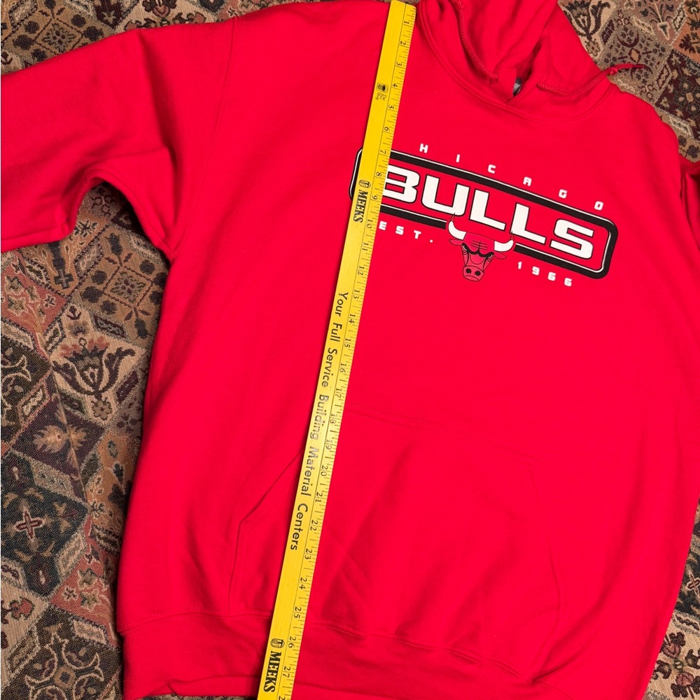 Men’s Chicago Bulls Red Hoodie Size Large NWOT - Picture 9 of 9